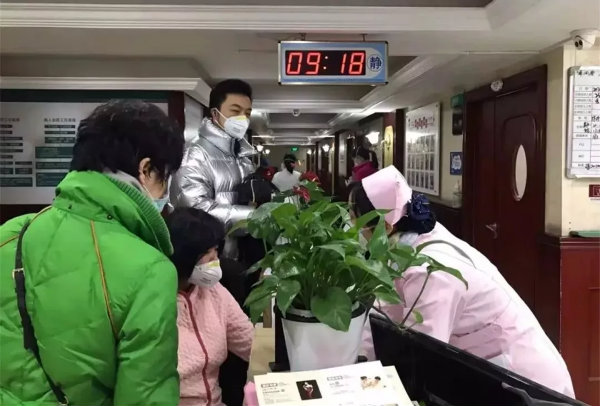 默默无闻的双线作战“逆行者”